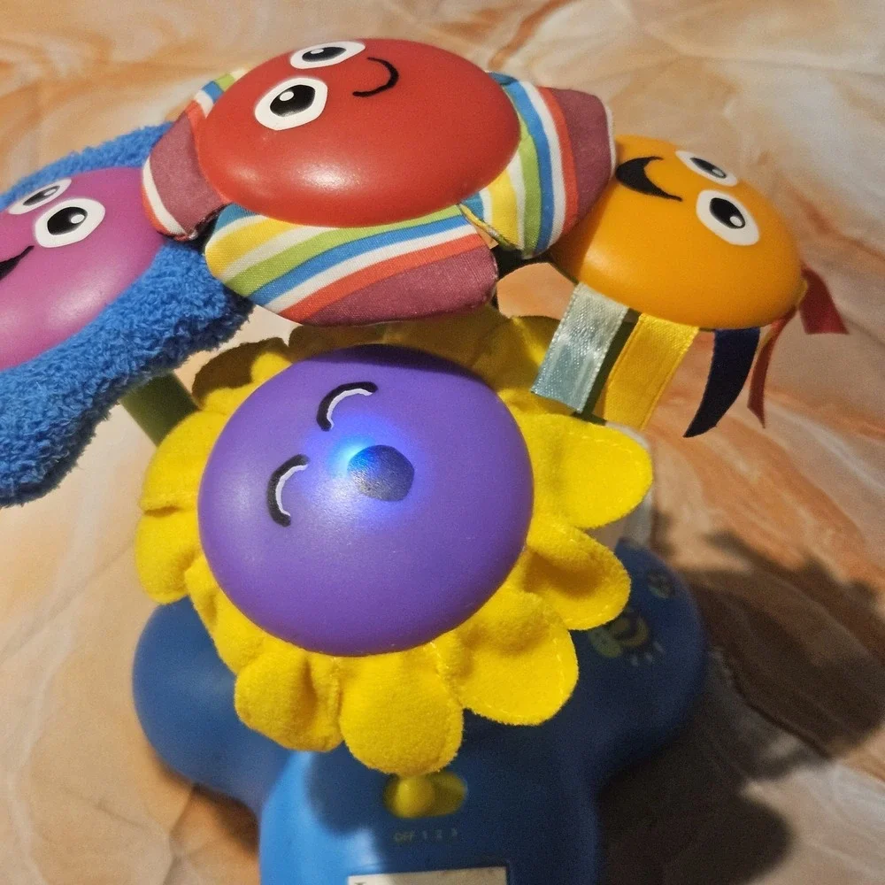 Vintage 2005 Lamaze Soft Chime Garden Light Up  SensoryMusical Flower Baby Toy